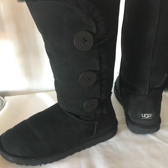 ugg bailey button triplet black